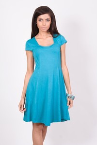 Jednobarevné letní šaty k3816mo